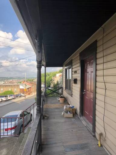 Main picture of 162 E Sycamore St