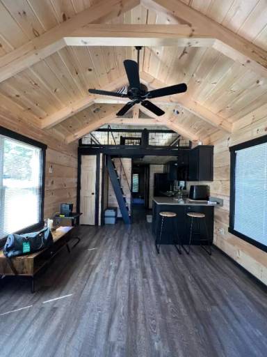 Main picture of 210 River Home Ln