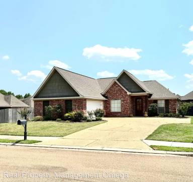 Main picture of 141 Clearview Dr E
