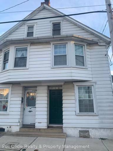 Main picture of 310 W Franklin St
