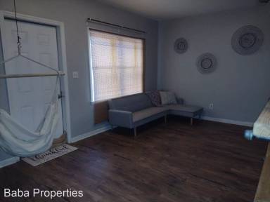 Main picture of 1310 Knob Creek Rd