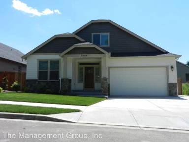 Main picture of 2605 NE 51st St