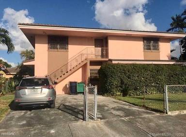 Main picture of 295 SW 113th Ave