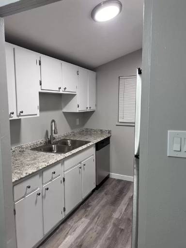 Main picture of 2115 4th Ave