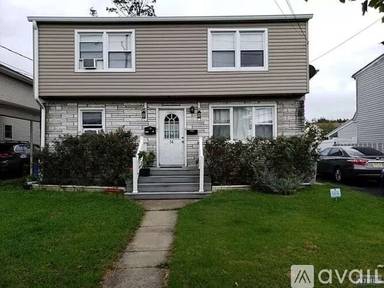 Main picture of 14 N Woodside Ave