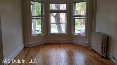 Main picture of 716 E 1st St