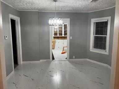 Main picture of 375 Military Rd