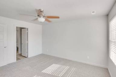 Main picture of 1866 N Shamrock Ave