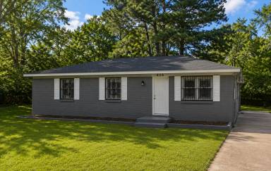 Main picture of 425 Gainsville Ave