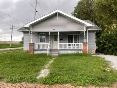 Main picture of 1861 N Benton Ave