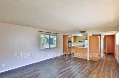 Main picture of 224 N Macdonald