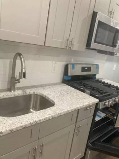 Main picture of 33 Cedar Ave