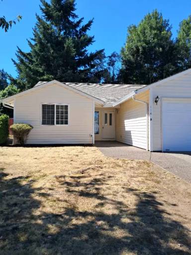 Main picture of 114 NE Juniper Ave