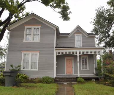 Main picture of 823 Kirkman St