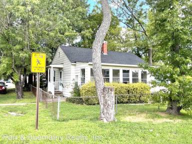 Main picture of 3223 Woodlawn St