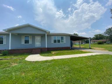 Main picture of 107 W Doak Rd