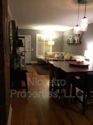 Main picture of 588 Briggs St