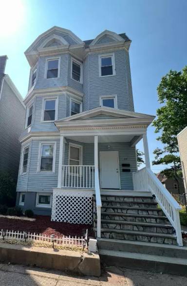 Main picture of 59 N 15th St