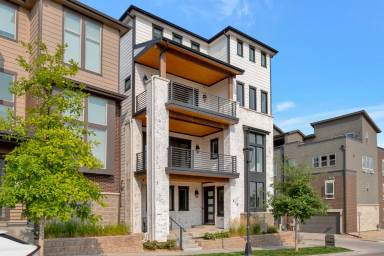 Main picture of 410 Superior Dr