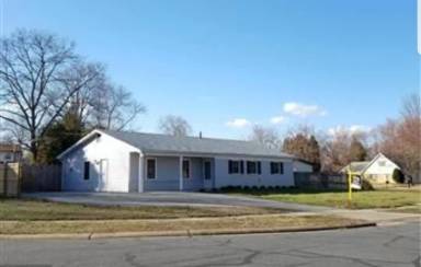 Main picture of 305 Tompkins Ln