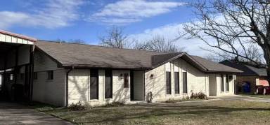 Main picture of 902 Walnut St