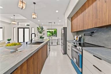 Main picture of 621 NW 42nd Ave