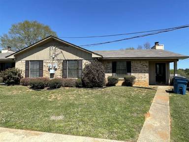 Main picture of 3305 Linda Ln