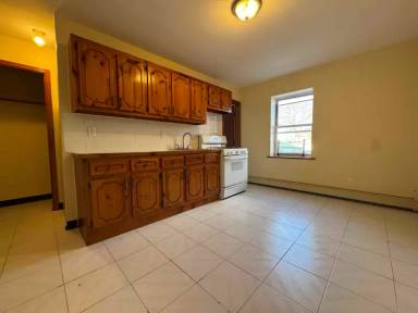 Main picture of 440 S 4th Ave