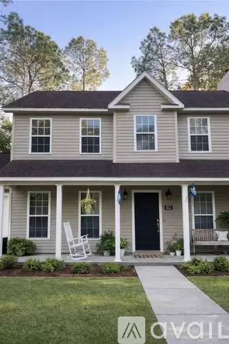 Main picture of 102 Elliott Way