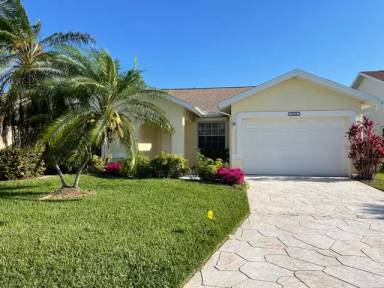 Main picture of 3654 Sabal Springs Blvd