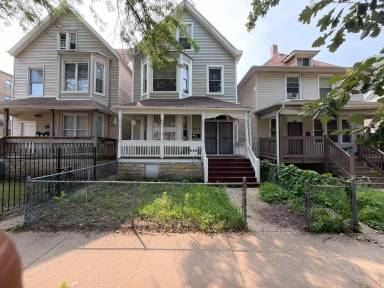 Main picture of 2879 E 77th St