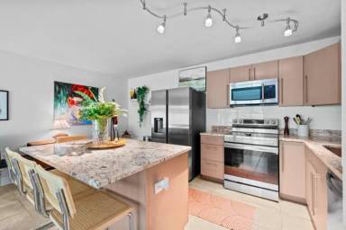 Main picture of 3725 S Olive Ave