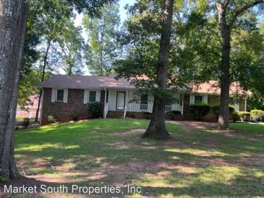 Main picture of 101 S Circle Dr