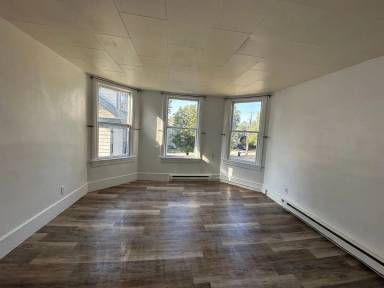 Main picture of 621 S Adams St