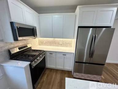 Main picture of 82 Albertina St