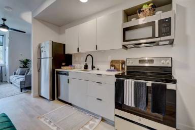 Main picture of 1126 N Shartel Ave