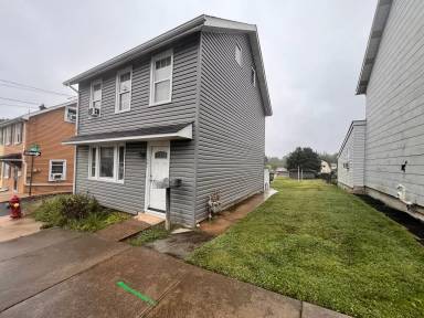 Main picture of 121 S Church St