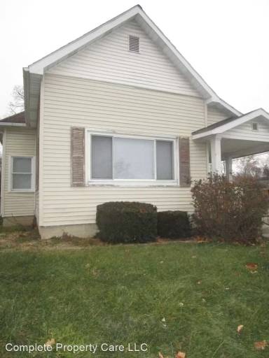 Main picture of 1806 S Boots St
