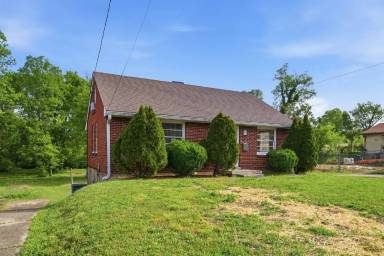 Main picture of 905 W Eastland Ave