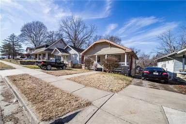 Main picture of 5006 Euclid Ave