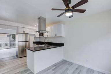 Main picture of 2758 Orange Avenue