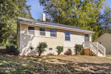 Main picture of 1338 West Blvd