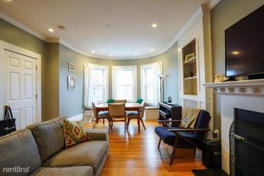 Main picture of 1402 Beacon St