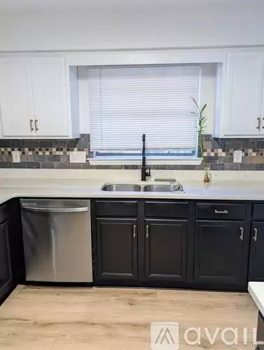 Main picture of 5030 Village Green Way