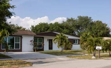 Main picture of 3411 SW 36th St