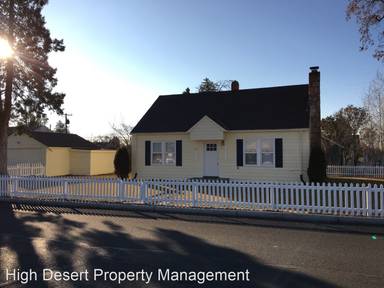 Main picture of 207 SW 12th St