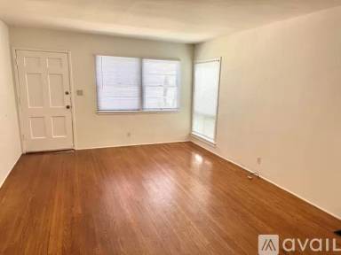 Main picture of 1037 Ocean Park Blvd