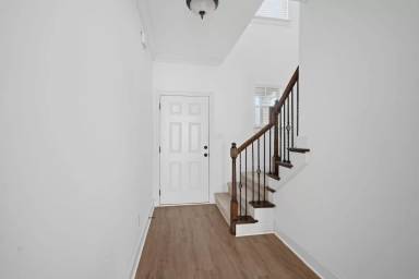 Main picture of 5060 Rialto Way