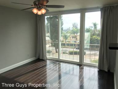 Main picture of 2266 Grand Ave