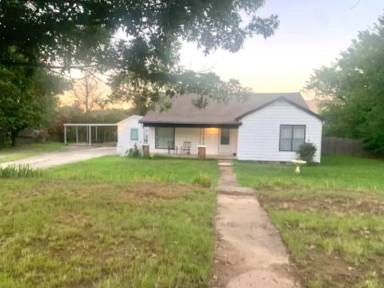 Main picture of 717 W Washington Ave